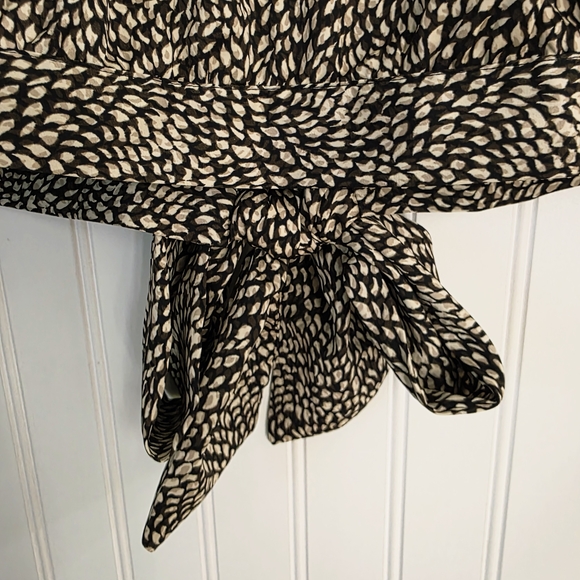 BANANA‎ REPUBLIC CROPPED OPEN-BACK BLOUSE SMALL - Picture 5 of 12